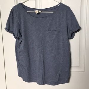 H&M size small basic heathered blue tee!